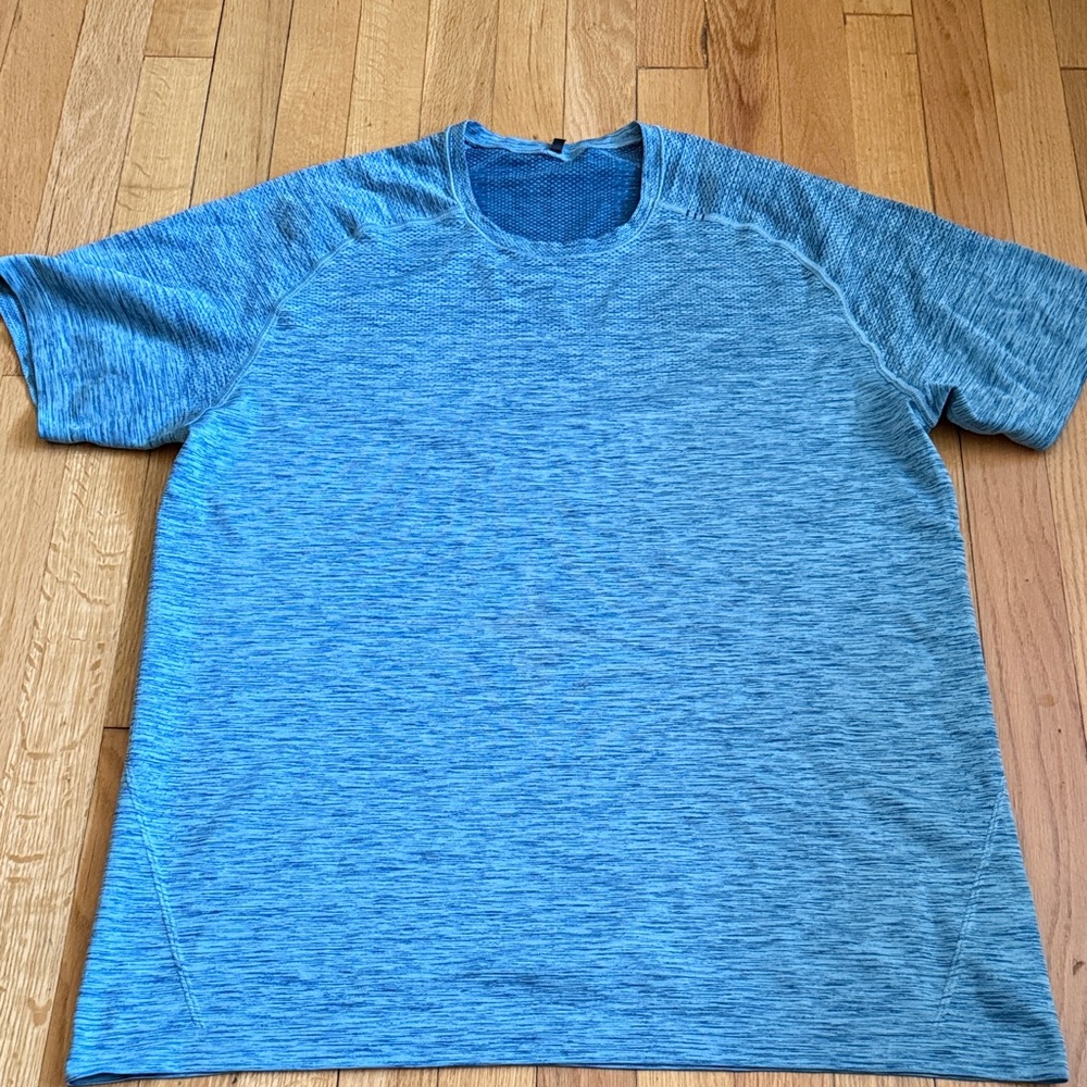 lululemon athletica Men's Blue Heather Short-Sleeve Crew